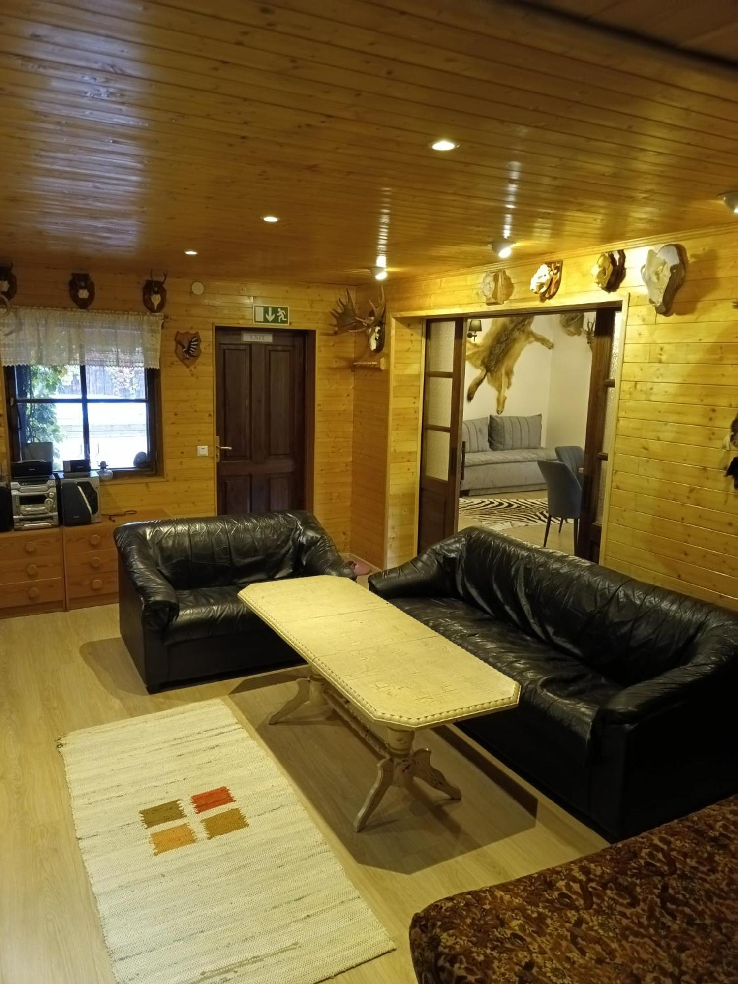 Kullamaa Paepealse Guesthouse מראה חיצוני תמונה